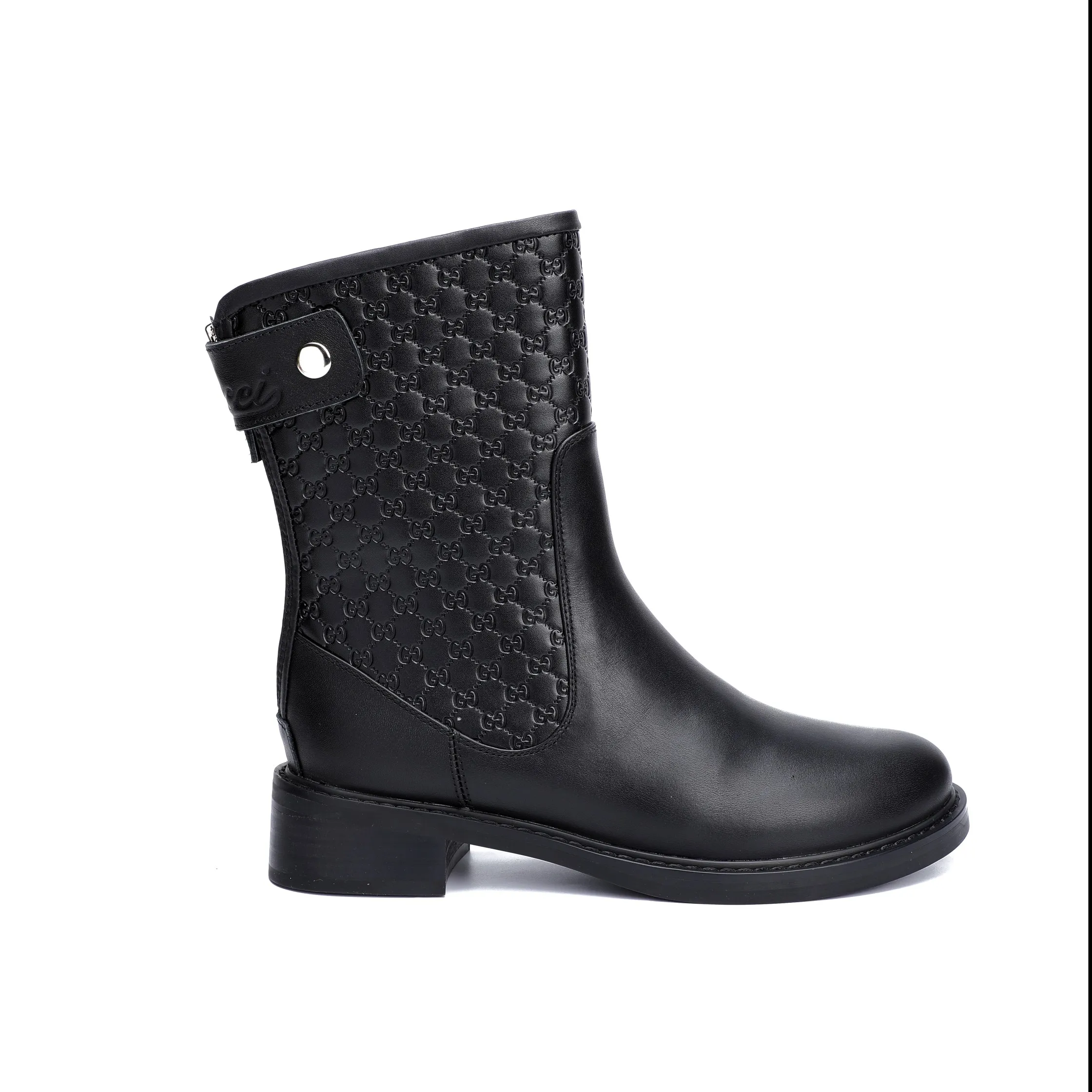 👟👟Ex-factory price 600👟👟 Gucci | Gucci short boots small embossed model ²⁰²¹𝐬𝐬 ⭐️ G home main series classic full cowhide printed embossing original classic never goes out of style 👟👟representative of classic hot style double G embossed As an iconic symbol of the brand with a distinctive style, each logo contains the brand's unique historical heritage and value pursuit, interpreting the fashionable and timeless aesthetic concept with enduring charm. Classic brand logo, brand spirit. ❥Gucci purchasing agent level! Full of high-end feel! This is a popular model among bloggers at home and abroad. It makes your feet look slender. It feels so beautiful on your feet! Upper: Original calfskin Lining: Imported sheepskin lining Outsole: Original molded outsole Shoe shaft height: 25cm Heel height: 4cm Shoe size: 35-39 (34, 40, 41 can be customized) Packaging: Original high-end full set of green packaging